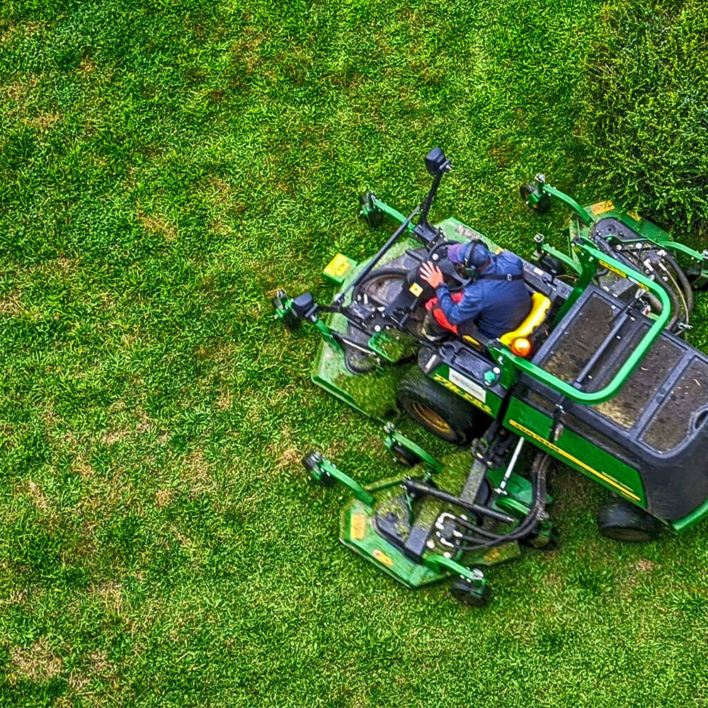 Learn About Lawn Care from Unique Lawn Care, Fertilization and Pest Control Lawn Care
